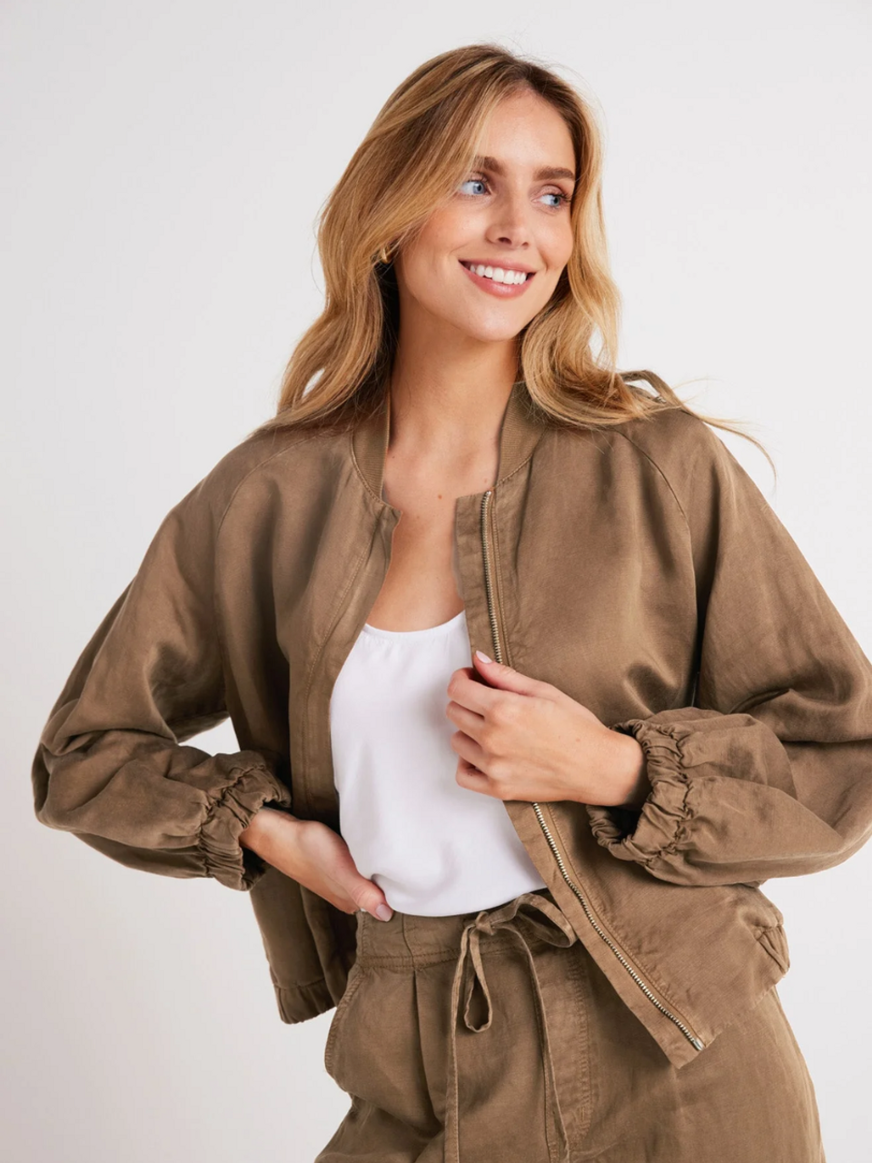 ブルゾン Chloe FW25 BOMBER JACKET (CH25AVE16113 233) Chloe Clean Bomber Jacket - L.A. Green